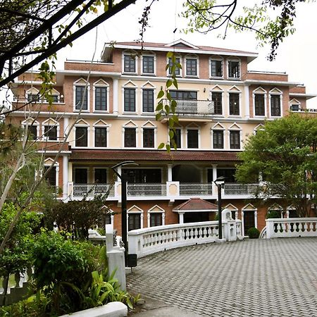 Park Village Resort By Kgh Group Katmandú Exterior foto